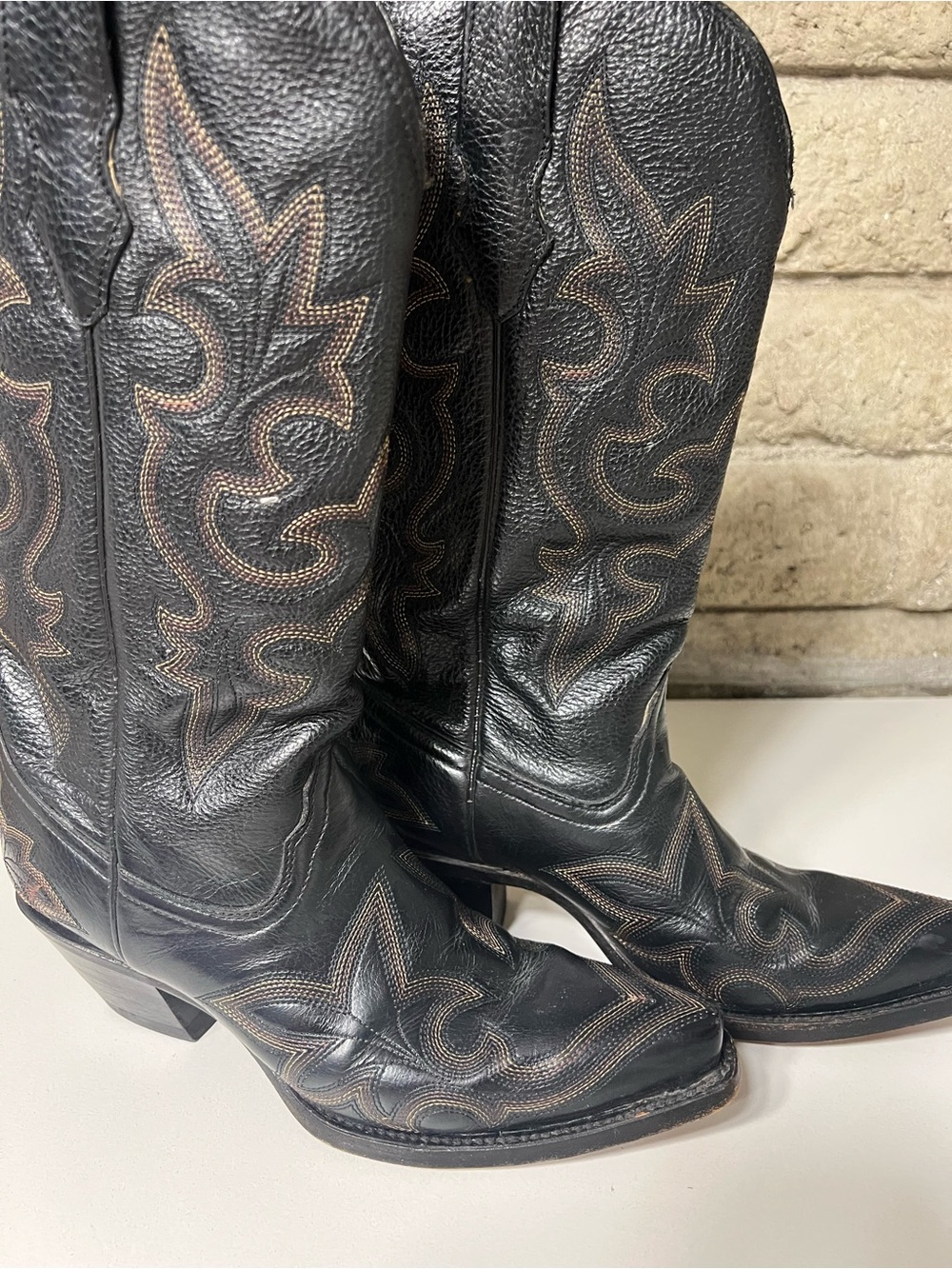Corral Black Western Cowboy Boots with Brown Stitching - Picture 6 of 8